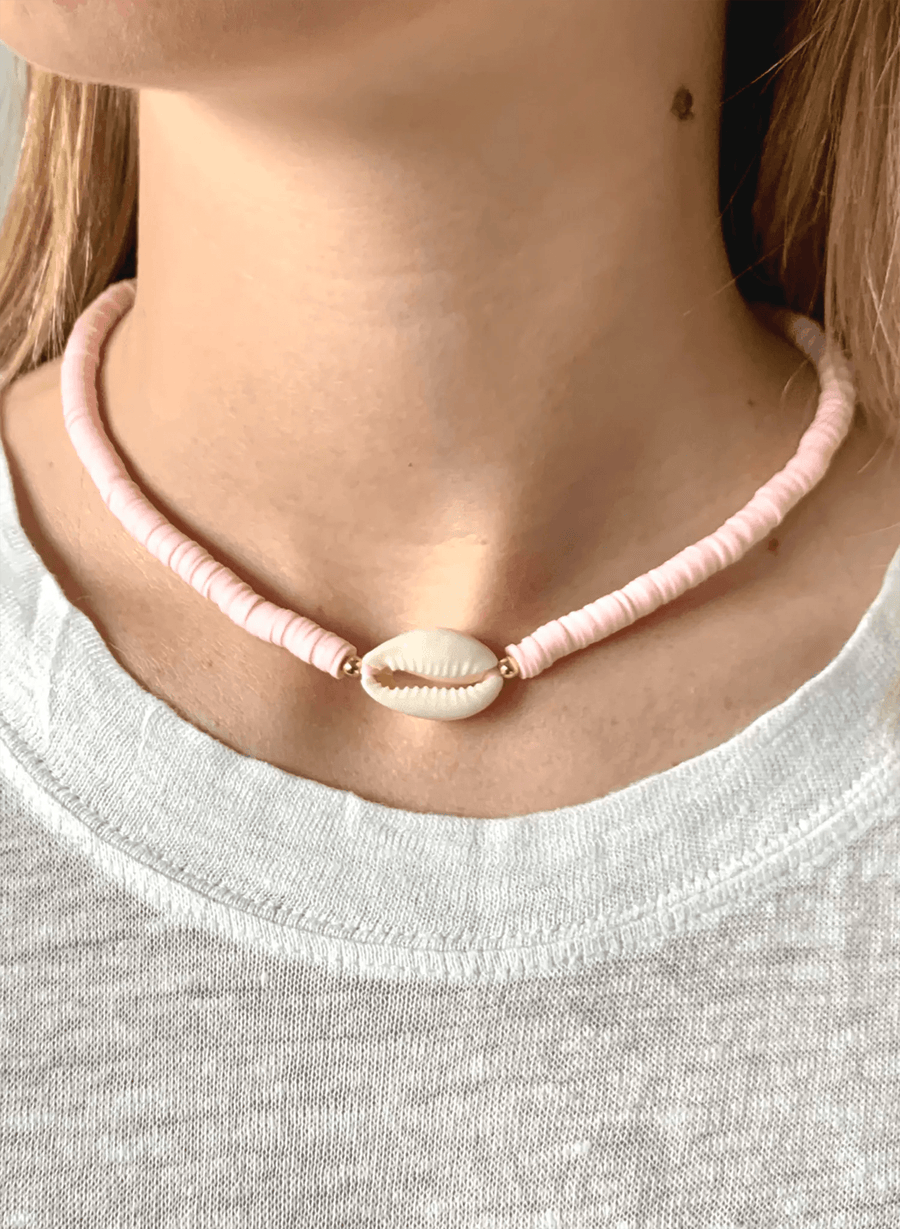 Shell Pearl Necklace • Light Pink